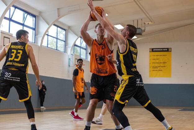 Till Isemann Wiha Panthers Schwenningen, 21 ,Daniel Keppeler Tigers Tuebingen, 31 ¨¨Tigers Tuebingen vs WIHA Panthers Schwenningen, 2 basketball, Bundesliga, Pro A, Barmer 2 basketball, test game, season 2021 2022, 28 08 2021, ¨¨ Tigers Tuebingen WIHA Panthers Schwenningen, 2 basketball, 2 Bundesliga, Barmer 2 basketball, test game, season 2021 2022, 28 08 2021 Tuebingen. Copyright: xDennisxDuddek xEibnerxPressefotox EP_DDK