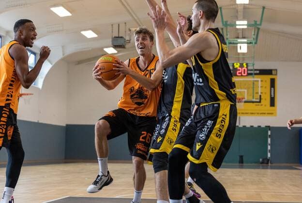 Lennard Larysz Wiha Panthers Schwenningen, 26 ¨¨Tigers Tuebingen vs WIHA Panthers Schwenningen, 2 basketball, Bundesliga, Pro A, Barmer 2 basketball, test game, season 2021 2022, 28 08 2021, ¨¨ Tigers Tuebingen WIHA Panthers Schwenningen, 2 basketball, 2 Bundesliga, Barmer 2 basketball, test game, season 2021 2022, 28 08 2021 Tuebingen. Copyright: xDennisxDuddek xEibnerxPressefotox EP_DDK