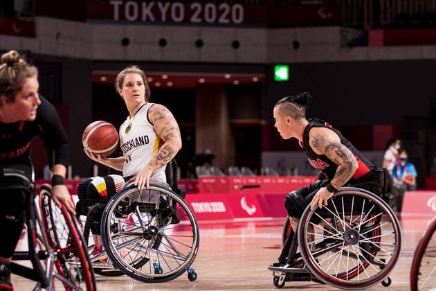 Tokyo 2020 Paralympic Games Wheelchair Basketball , 28 08 2021 TOKYO, JAPAN 28 August Wheelchair Basketball, Germany vs Canada Women, on Day 4 of the Tokyo 2020 Paralympic Games at Ariake Arena on 28 08 2021 in Tokyo Japan Maya Lindholm 11, Germany , Cindy Ouellet 7, Canada Copyright: xBEAUTIFULxSPORTS Wunderlx