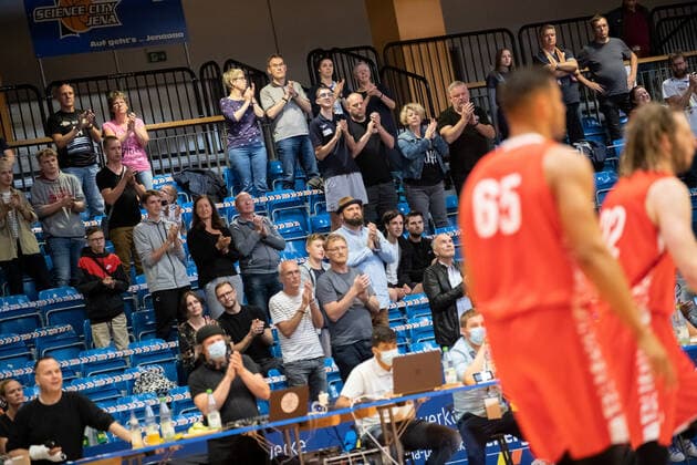 Test match season 2021 2022 Basketball Medipolis SC Jena vs s Oliver Würzburg on 28 8 2021 First game with spectators in the Sparkassen Arena in 1 1 2 years First time spectators in the stands Sparkassen Arena Jena