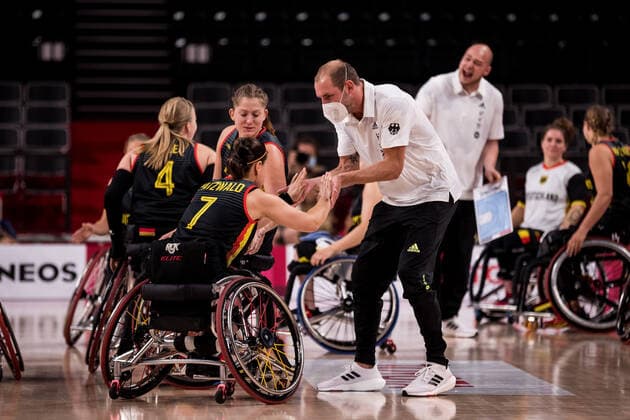 Tokyo 2020 Paralympic Games Wheelchair Basketball , 29 08 2021 TOKYO, JAPAN 29 August Wheelchair basketball, Japan vs Germany Women, on Day 5 of the Tokyo 2020 Paralympic Games at Ariake Arena on 29 08 2021 in Tokyo Japan Anne Patzwald 7, Germany and Andre Hopp Assistant Coach Germany high-five Copyright: xBEAUTIFULxSPORTS Wunderlx