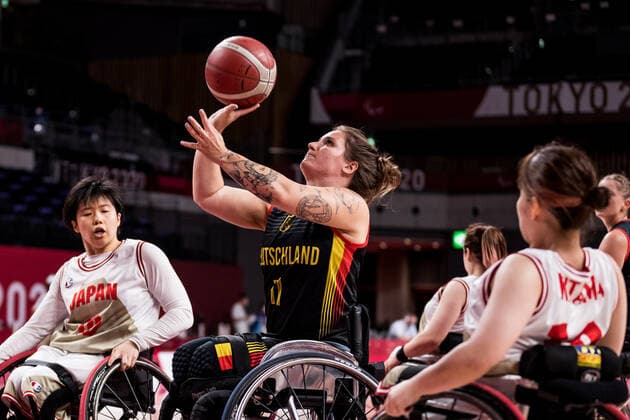 Tokyo 2020 Paralympic Games Wheelchair Basketball , 29 08 2021 TOKYO, JAPAN 29 August Wheelchair Basketball, Japan vs Germany Women, on Day 5 of the Tokyo 2020 Paralympic Games at Ariake Arena on 29 08 2021 in Tokyo Japan Mayo Hagino 10, Japan , Maya Lindholm 11, Germany Copyright: xBEAUTIFULxSPORTS Wunderlx