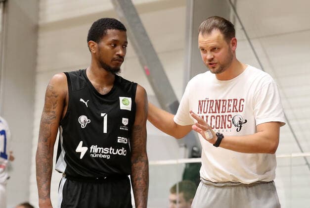 28 08 2021 Basketball Season 2021 2022 2 Bundesliga Pro A Test Match Friendly Match Nürnberg Falcons Basketball Club NBC USK Prague DaMa Dupree Mc Brayer 1, Nürnberg Falcons BC NBC Receives Instructions from Vytautas Buzas Coach Headcoach Nürnberg Falcons BC NBC