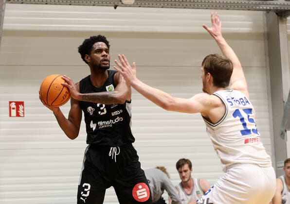 28 08 2021 Basketball Season 2021 2022 2 Bundesliga Pro A Test Match Friendly Match Nürnberg Falcons Basketball Club NBC USK Prague DaMa Antonio Lee A J Davis Jr 3, Nürnberg Falcons BC NBC Jan Sterba 15, USK Praha Prague Basketball