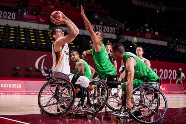 Tokyo 2020 Paralympic Games Wheelchair Basketball , 29 08 2021 TOKYO, JAPAN 29 August Wheelchair Basketball, Germany vs Algeria Men on Day 5 of the Tokyo 2020 Paralympic Games at Ariake Arena on 29 08 2021 in Tokyo Japan Aliaksandr Halouski 14, Germany , Abdenour Benredouane 5, Algeria , Abdekrim Megueddem 14, Algeria Copyright: xBEAUTIFULxSPORTS Wunderlx