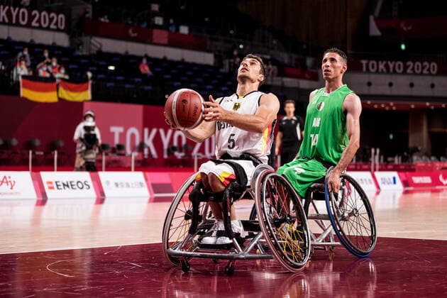 Tokyo 2020 Paralympic Games Wheelchair Basketball , 29 08 2021 TOKYO, JAPAN 29 August Wheelchair Basketball, Germany vs Algeria Men on Day 5 of the Tokyo 2020 Paralympic Games at Ariake Arena on 29 08 2021 in Tokyo Japan Nico Dreimueller 5, Germany , Abdekrim Megueddem 14, Algeria Copyright: xBEAUTIFULxSPORTS Wunderlx