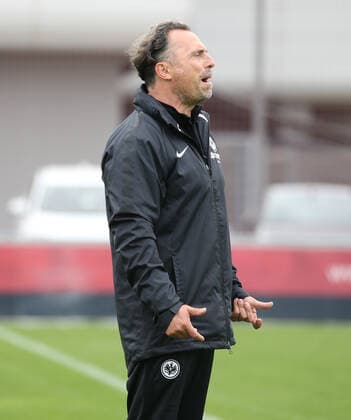 29 08 2021 Football Season 2021 2022 2 Women Football Women Bundesliga 02 Matchday 1 FC Nürnberg FCN Club SG Eintracht Frankfurt II Sportfoto Zink DaMa Francesco Continolo Coach SG Eintracht Frankfurt II indicates gestures directs gives instructions
