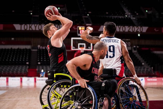 Tokyo 2020 Paralympic Games Wheelchair Basketball , 30 08 2021 TOKYO, JAPAN 30 August Wheelchair Basketball, Colombia Canada Men, on Day 6 of the Tokyo 2020 Paralympic Games on 30 08 2021 at Ariake Arena in Tokyo Japan Patrick Anderson 12, Canada , Jhon Edison Hernandez Villamizar 19, Colombia Copyright: xBEAUTIFULxSPORTS Wunderlx