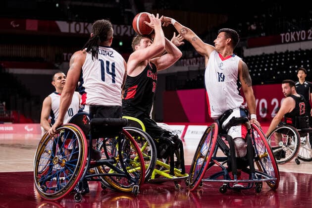 Tokyo 2020 Paralympic Games Wheelchair Basketball , 30 08 2021 TOKYO, JAPAN 30 August Wheelchair Basketball, Colombia Canada Men, on Day 6 of the Tokyo 2020 Paralympic Games at Ariake Arena on 30 08 2021 in Tokyo Japan Daniel Leonardo Diaz Torres 14, Colombia , Patrick Anderson 12, Canada , Jhon Edison Hernandez Villamizar 19, Colombia Copyright: xBEAUTIFULxSPORTS Wunderlx