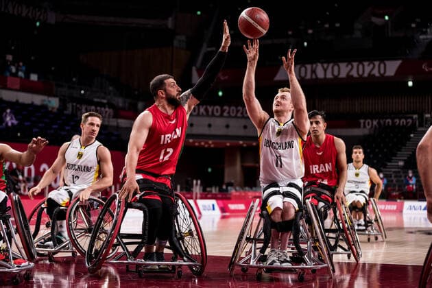 Tokyo 2020 Paralympic Games Wheelchair Basketball , 30 08 2021 TOKYO, JAPAN 30 August Wheelchair Basketball, Germany Iran Men, on Day 6 of the Tokyo 2020 Paralympic Games at Ariake Arena on 30 08 2021 in Tokyo Japan Mohammadhassan Sayari 12, Iran , Jan Sadler 11, Germany Copyright: xBEAUTIFULxSPORTS Wunderlx