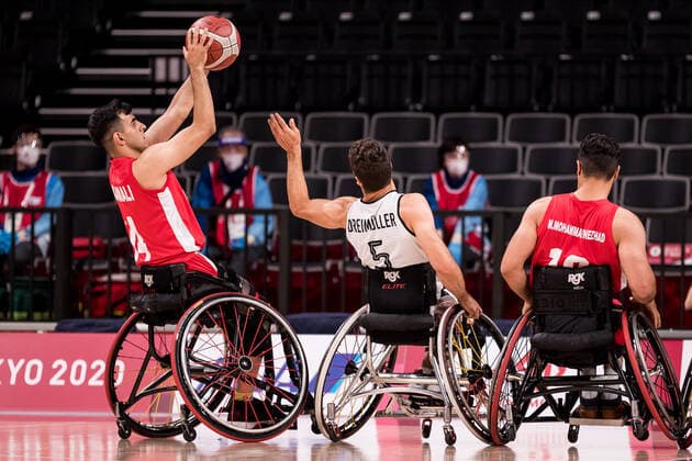 Tokyo 2020 Paralympic Games Wheelchair Basketball , 30 08 2021 TOKYO, JAPAN 30 August Wheelchair Basketball, Germany Iran Men, on Day 6 of the Tokyo 2020 Paralympic Games at Ariake Arena on 30 08 2021 in Tokyo Japan Mojtaba Kamali 14, Iran , Nico Dreimueller 5, Germany Copyright: xBEAUTIFULxSPORTS Wunderlx
