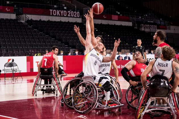 Tokyo 2020 Paralympic Games Wheelchair Basketball , 30 08 2021 TOKYO, JAPAN 30 August Wheelchair Basketball, Germany Iran Men, on Day 6 of the Tokyo 2020 Paralympic Games at Ariake Arena on 30 08 2021 in Tokyo Japan Mojtaba Kamali 14, Iran , Andre Bienek 8, Germany Copyright: xBEAUTIFULxSPORTS Wunderlx