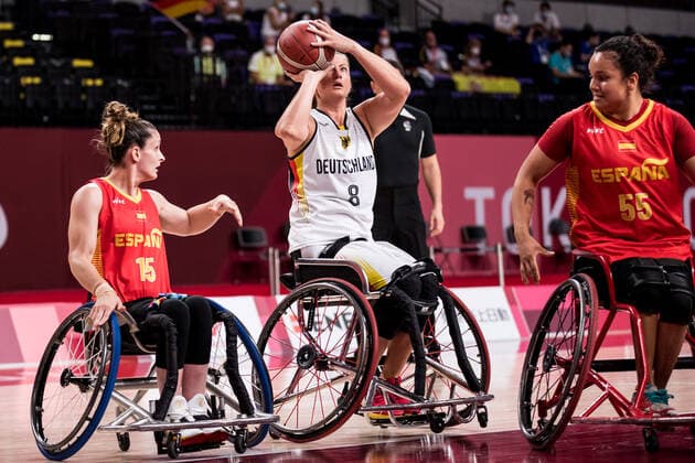 Tokyo 2020 Paralympic Games Wheelchair Basketball , 31 08 2021 TOKYO, JAPAN 31 August Wheelchair Basketball, Quarterfinal Germany vs Spain Women, on Day 7 of the Tokyo 2020 Paralympic Games at Ariake Arena on 31 08 2021 in Tokyo Japan Almudena Montiel 15, Spain , Katharina Lang 8, Germany Copyright: xBEAUTIFULxSPORTS Wunderlx