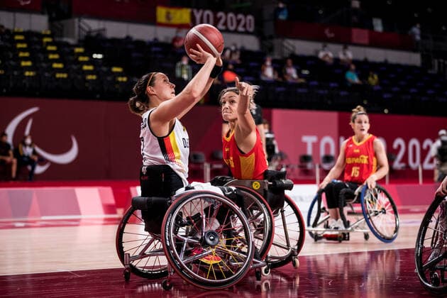 Tokyo 2020 Paralympic Games Wheelchair Basketball , 31 08 2021 TOKYO, JAPAN 31 August Wheelchair Basketball, Quarterfinal Germany vs Spain Women, on Day 7 of the Tokyo 2020 Paralympic Games at Ariake Arena on 31 08 2021 in Tokyo Japan Anne Patzwald 7, Germany , Sonia Ruiz 6, Spain Copyright: xBEAUTIFULxSPORTS Wunderlx