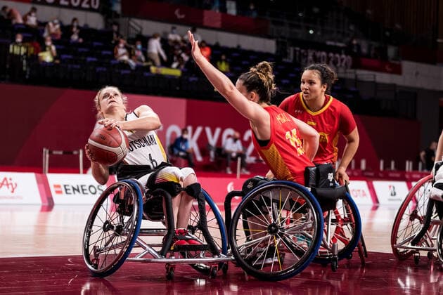 Tokyo 2020 Paralympic Games Wheelchair Basketball , 31 08 2021 TOKYO, JAPAN 31 August Wheelchair Basketball, Quarterfinal Germany vs Spain Women, on Day 7 of the Tokyo 2020 Paralympic Games at Ariake Arena on 31 08 2021 in Tokyo Japan Catharina Weiss 6, Germany , Almudena Montiel 15, Spain Copyright: xBEAUTIFULxSPORTS Wunderlx