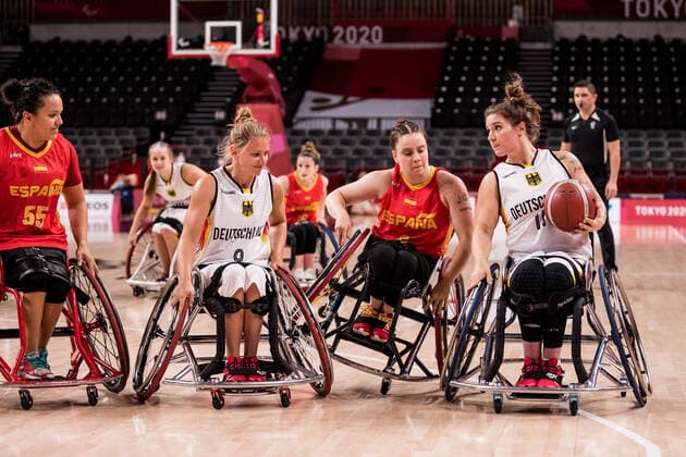 Tokyo 2020 Paralympic Games Wheelchair Basketball , 31 08 2021 TOKYO, JAPAN 31 August Wheelchair basketball, quarterfinal Germany vs Spain women, on day 7 of the Tokyo 2020 Paralympic Games at Ariake Arena on 31 08 2021 in Tokyo Japan Laura Fuerst 9, Germany , Sara Revuelta 9, Spain , Maya Lindholm 11, Germany Copyright: xBEAUTIFULxSPORTS Wunderlx