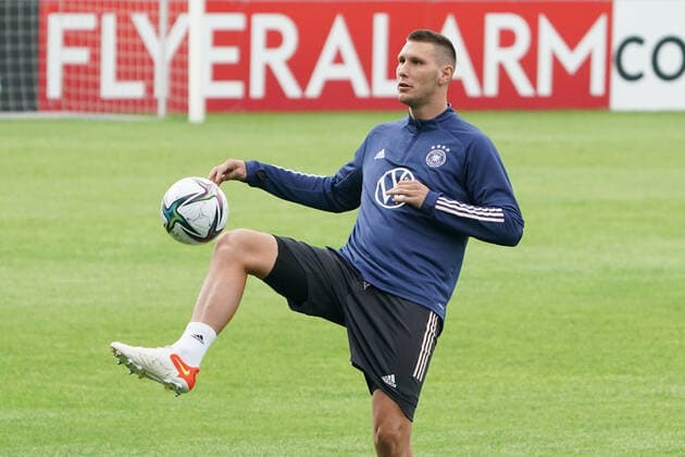 Sport Bilder des Tages Niklas Süle (Deutschland Germany) - Stuttgart 31.08.2021: Training der Deutschen Nationalmannschaft, Gazi Stadion Stuttgart *** Niklas Süle Germany Stuttgart 31 08 2021 Training of the German National Team, Gazi Stadium Stuttgart