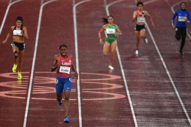 6638579 31.08.2021 Breanna Clark of the United States leads the pack in the women s 400m T20 final during the athletics event at the Tokyo 2020 Paralympic Games at Olympic Stadium, in Tokyo, Japan. Pavel Bednyakov Sputnik Japan Paralympics 2020 Athletics  cf08529f96d5cc65