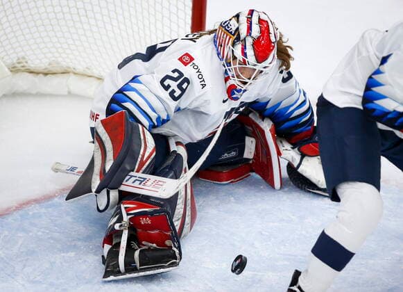 August 31, 2021, Calgary, ab, Canada: Goalie Nicole Hensley, of the United States, blocks a shot during second period gold medal final IIHF Women s World Championship, WM, Weltmeisterschaft hockey action against Canada in Calgary, Tuesday, Aug. 31, 2021. Nicole Hensley, - ZUMAc35_ 20210831_zaf_c35_079 Copyright: xJeffxMcintoshx