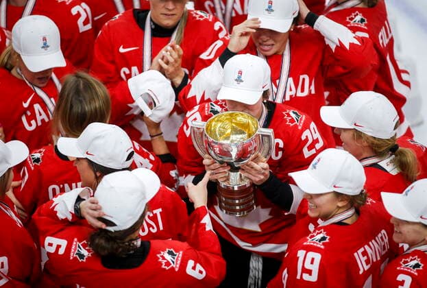 August 31, 2021, Calgary, ab, Canada: Team Canada s Marie-Philip Poulin, centre, celebrates defeating the United States to win gold at the IIHF Women s World Championship, WM, Weltmeisterschaft in Calgary, Tuesday, Aug. 31, 2021. Marie-Philip Poulin - ZUMAc35_ 20210831_zaf_c35_105 Copyright: xJeffxMcintoshx