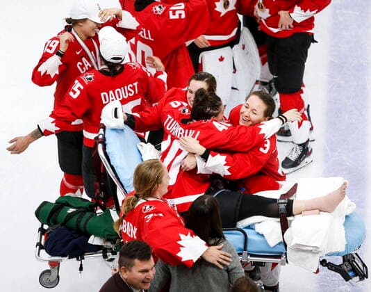 August 31, 2021, Calgary, ab, Canada: Team Canada s Blayre Turnbull (40) celebrates defeating the United States to win gold at the IIHF Women s World Championship, WM, Weltmeisterschaft hockey action in Calgary, Tuesday, Aug. 31, 2021. Blayre Turnbull  - ZUMAc35_ 20210831_zaf_c35_108 Copyright: xJeffxMcintoshx