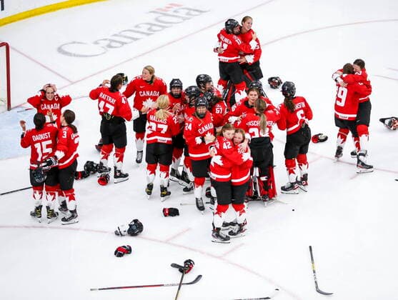 August 31, 2021, Calgary, ab, Canada: Team Canada celebrates defeating the United States to win gold at the IIHF Women s World Championship, WM, Weltmeisterschaft in Calgary, Tuesday, Aug. 31, 2021. Canada News - August 31, 2021 - ZUMAc35_ 20210831_zaf_c35_109 Copyright: xJeffxMcintoshx