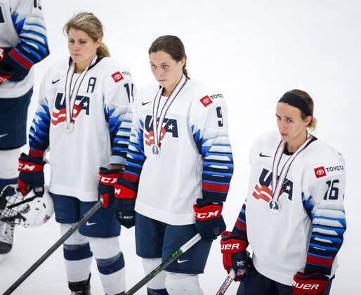 August 31, 2021, Calgary, ab, Canada: Brianna Decker, left, Megan Bozek, centre, and Hayley Scamurra, of the United States, wear their silver medals following the team s loss to Canada at the IIHF Women s World Championship, WM, Weltmeisterschaft in Calgary, Tuesday, Aug. 31, 2021. Brianna Decker, Megan Bozek, Hayley Scamurra, - ZUMAc35_ 20210831_zaf_c35_114 Copyright: xJeffxMcintoshx