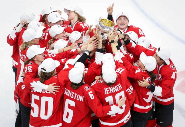 August 31, 2021, Calgary, ab, Canada: Team Canada celebrates defeating the United States to win gold at the IIHF Women s World Championship, WM, Weltmeisterschaft in Calgary, Tuesday, Aug. 31, 2021. Canada News - August 31, 2021 - ZUMAc35_ 20210831_zaf_c35_115 Copyright: xJeffxMcintoshx