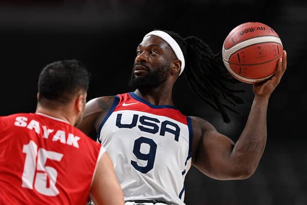 6639140 01.09.2021 Matt Scott, of the United States, shoots the ball during the men s wheelchair basketball quarterfinal match between Turkey and the United States at the Tokyo 2020 Paralympic Games at Ariake Arena in Tokyo, Japan. Turkey s Selim Sayak, left. Pavel Bednyakov Sputnik Japan Paralympics 2020 Wheelchair Basketball Men Turkey - USA  b6e5959d59970d7d