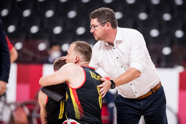 Tokyo 2020 Paralympic Games Wheelchair Basketball , 01 09 2021 TOKYO, JAPAN 01 September Wheelchair Basketball, Quarterfinal Spain vs Germany Men, on Day 8 of the Tokyo 2020 Paralympic Games at Ariake Arena on 01 09 2021 in Tokyo Japan Nicolai Zeltinger Head Coach Germany , Thomas Boehme 13, Germany , Andre Bienek 8, Germany after the loss Copyright: xBEAUTIFULxSPORTS Wunderlx