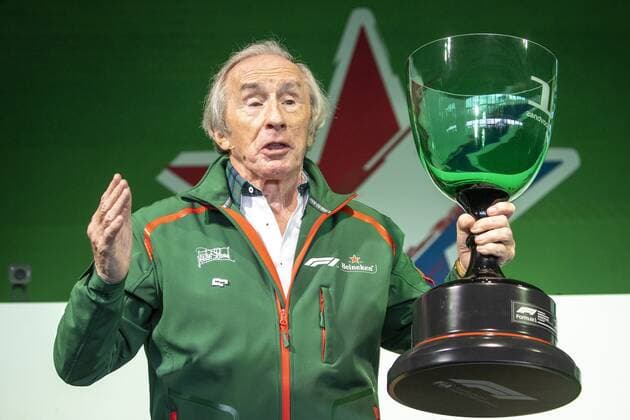 ZANDVOORT Sir Jackie Stewart presents the trophy for the winner of the F1 GP Zandvoort during the press conference For the first time in 36 years, the Formula 1 race Dutch Grand Prix Zandvoort will be held at Circuit Zandvoort ANP VINCENT JANNINK xVIxANPxSportx xxANPxIVx 436626408