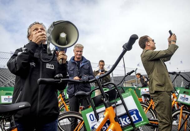 ZANDVOORT Jan Lammers, David Coulthard and Robert Doornbos cycle over the circuit For the first time in 36 years, the Formula 1 race Dutch Grand Prix Zandvoort will be held at Circuit Zandvoort KOEN VAN WEEL xVIxANPxSportx xxANPxIVx 436626585