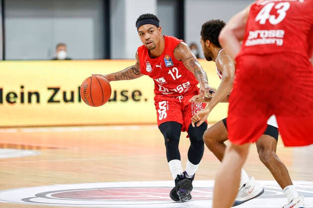 Justin Robinson Brose Bamberg, 12 Brose Bamberg Telekom Baskets Bonn easyCredit BBL Basketball Bundesliga Basketball Season 2021 22 Test Match Preparatory Match, 01 09 2021 Bamberg, Brose Arena Copyright: DanielxLöb