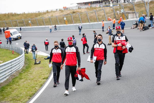trackwalk GIOVINAZZI Antonio (ita), Alfa Romeo Racing ORLEN C41, portrait during the Formula 1 Heineken Dutch Grand Prix 2021, 13th round of the 2021 FIA Formula One World Championship, WM, Weltmeisterschaft from September 3 to 5, 2021 on the Circuit Zandvoort, in Zandvoort, Netherlands - FORMULE 1 : Grand Prix des Pays-Bas - 02 09 2021 Dppi Panoramic  00121027__V2_6654