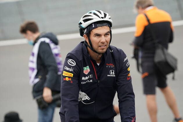 FORMULA 1 HEINEKEN DUTCH GRAND PRIX 2021 02 09 2021, Circuit Park Zandvoort, Zandvoort, FORMULA 1 HEINEKEN DUTCH GRAND PRIX 2021 , in the picture Sergio Perez MEX 11 , Red Bull Racing Honda goes with his engineers over the steep curve before start finish nordphotoxGmbHx xBratic nph00250