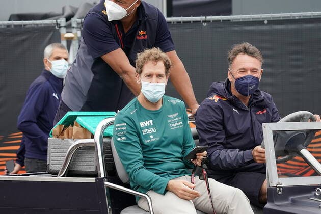 FORMULA 1 HEINEKEN DUTCH GRAND PRIX 2021 02 09 2021, Circuit Park Zandvoort, Zandvoort, FORMULA 1 HEINEKEN DUTCH GRAND PRIX 2021 , pictured Sebastian Vettel DEU 5 , Aston Martin Cognizant Formula One Team being driven by Red Bull employees in the paddock nordphotoxGmbHx xBratic nph00250