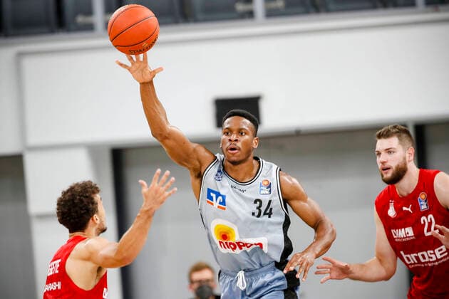 Center 34 Richmond Aririguzoh HAKRO Merlins Crailsheim Brose Bamberg HAKRO Merlins Crailsheim easyCredit BBL Basketball Bundesliga Basketball Season 2021 22 Test Match Preparatory Match, 02 09 2021 Bamberg, Brose Arena Copyright: DanielxLöb