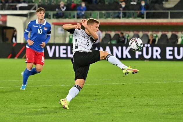 Joshua KIMMICH GER on the ball, Action Football Countries Match, World Cup Qualification Group J Matchday 4, Liechtenstein LIE Germany GER on 02 09 2021 in St Gallen, Kybunpark