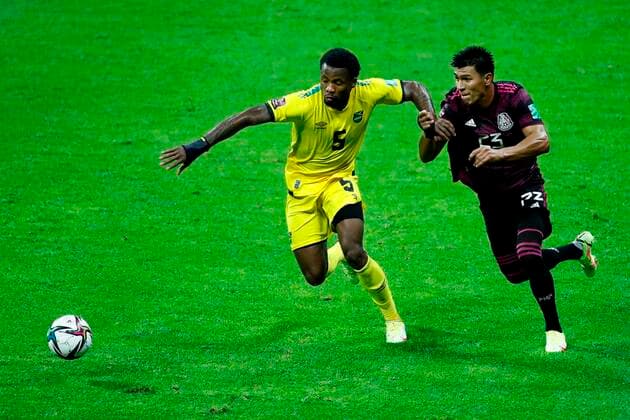 Mexico s Jesus Gallardo (R) in action against Jamaica s Alvas Powell, during a match amid the Concacaf qualifiers for the Qatar 2022 World Cup at the Azteca Stadium in Mexico City, Mexico, 02 September 2021. Mexico - Jamaica !ACHTUNG: NUR REDAKTIONELLE NUTZUNG!  Copyright: xJosexMendezx AMDEP9163 20210903-20672cc1568e4f20a48f39cec69a8b01505804a9
