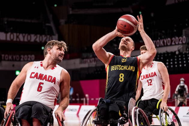 Tokyo 2020 Paralympic Games Wheelchair Basketball , 03 09 2021 TOKYO, JAPAN 03 September Wheelchair Basketball, Placing Game 7 8 Canada Germany Men, on Day 10 of the Tokyo 2020 Paralympic Games at Ariake Arena on 03 09 2021 in Tokyo Japan Robert Hedges 6, Canada , Andre Bienek 8, Germany Copyright: xBEAUTIFULxSPORTS Wunderlx