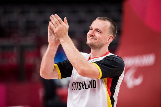 Tokyo 2020 Paralympic Games Wheelchair Basketball , 03 09 2021 TOKYO, JAPAN 03 September Wheelchair Basketball, Placement Game 7 8 Canada Germany Men, on Day 10 of the Tokyo 2020 Paralympic Games at Ariake Arena on 03 09 2021 in Tokyo Japan Andre Bienek 8, Germany applauds as he leaves after his final national game Copyright: xBEAUTIFULxSPORTS Wunderlx