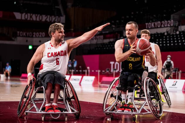 Tokyo 2020 Paralympic Games Wheelchair Basketball , 03 09 2021 TOKYO, JAPAN 03 September Wheelchair Basketball, Placing Game 7 8 Canada Germany Men, on Day 10 of the Tokyo 2020 Paralympic Games at Ariake Arena on 03 09 2021 in Tokyo Japan Robert Hedges 6, Canada , Andre Bienek 8, Germany Copyright: xBEAUTIFULxSPORTS Wunderlx