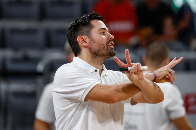 Headcoach Sebastian Gleim HAKRO Merlins Crailsheim Brose Bamberg HAKRO Merlins Crailsheim easyCredit BBL Basketball Bundesliga Basketball Season 2021 22 Test Match Preparatory Game, 02 09 2021 Bamberg, Brose Arena Copyright: DanielxLöb
