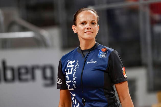 Referee Anne Panther left Brose Bamberg HAKRO Merlins Crailsheim easyCredit BBL Basketball Bundesliga Basketball season 2021 22 test match preparation game, 02 09 2021 Bamberg, Brose Arena Copyright: DanielxLöb