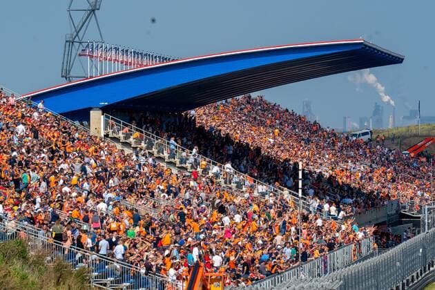 Zandvoort - 03-09-2021, CM.com Circuit Zandvoort, Formula 1 Dutch Grand Prix at the CM.com Circuit Zandvoort , Friday , Fans on the grandstand Formula 1 Dutch Grand Prix - Friday  x13272328x Copyright: