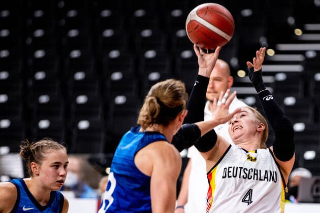 PARALYMPICS - Paralympic Summer Games Tokyo 2020 TOKYO,JAPAN,04.SEP.21 - PARALYMPICS, WHEELCHAIR BASKETBALL - Paralympic Summer Games Tokyo 2020, ladies, bronze medal, Germany vs USA. Image shows Mareike Miller (GER).  GEPAxpictures xMaticxKlansek