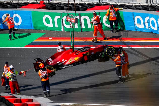55 SAINZ Carlos (spa), Scuderia Ferrari SF21, after his crash in FP3 during the Formula 1 Heineken Dutch Grand Prix 2021, 13th round of the 2021 FIA Formula One World Championship, WM, Weltmeisterschaft from September 3 to 5, 2021 on the Circuit Zandvoort, in Zandvoort, Netherlands FORMULE 1 : Grand Prix des Pays-Bas - 04 09 2021 DPPI PANORAMIC  _GO08864