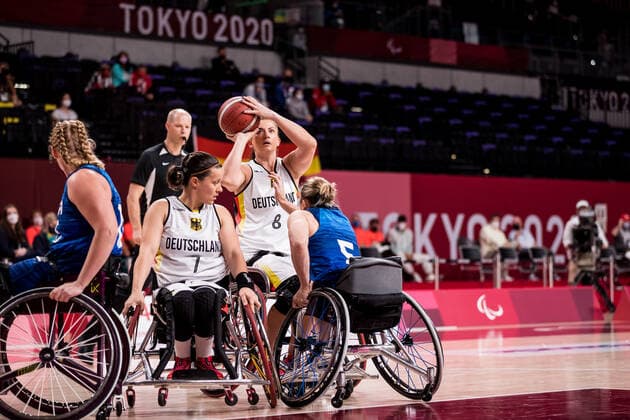Tokyo 2020 Paralympic Games Wheelchair Basketball , 04 09 2021 TOKYO, JAPAN 04 September Wheelchair basketball, Germany vs USA womens bronze medal match, on day 11 of the Tokyo 2020 Paralympic Games at Ariake Arena on 04 09 2021 in Tokyo Japan Anne Patzwald 7, Germany , Katharina Lang 8, Germany , Darlene Hunter 5, USA Copyright: xBEAUTIFULxSPORTS Wunderlx