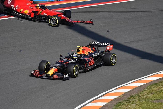 FORMULA 1 HEINEKEN DUTCH GRAND PRIX 2021 04 09 2021, Circuit Park Zandvoort, Zandvoort, FORMULA 1 HEINEKEN DUTCH GRAND PRIX 2021 , in the picture accident of Carlos Sainz Jr ESP 55 , Scuderia Ferrari Mission Winnow nordphotoxGmbHx xBratic nph00250