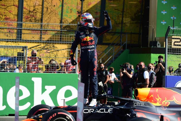Formula 1 - Dutch Grand Prix - Qualifying Max Verstappen of Red Bull Racing Honda say hello to the fans after qualifying of Dutch Grand Prix, 13th round of Formula 1 World Championship, WM, Weltmeisterschaft in CM.com Circuit Zandvoort, North Holland, Netherlands, 4 September 2021 Zandvoort North Hollan Netherlands diodato-notitle210904_npv29  Copyright: xAndreaxDiodatox